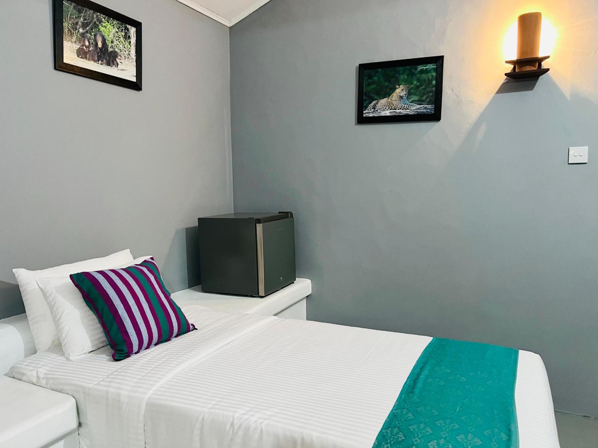 Kingfisher Beach Resort-Yala Киринда Экстерьер фото