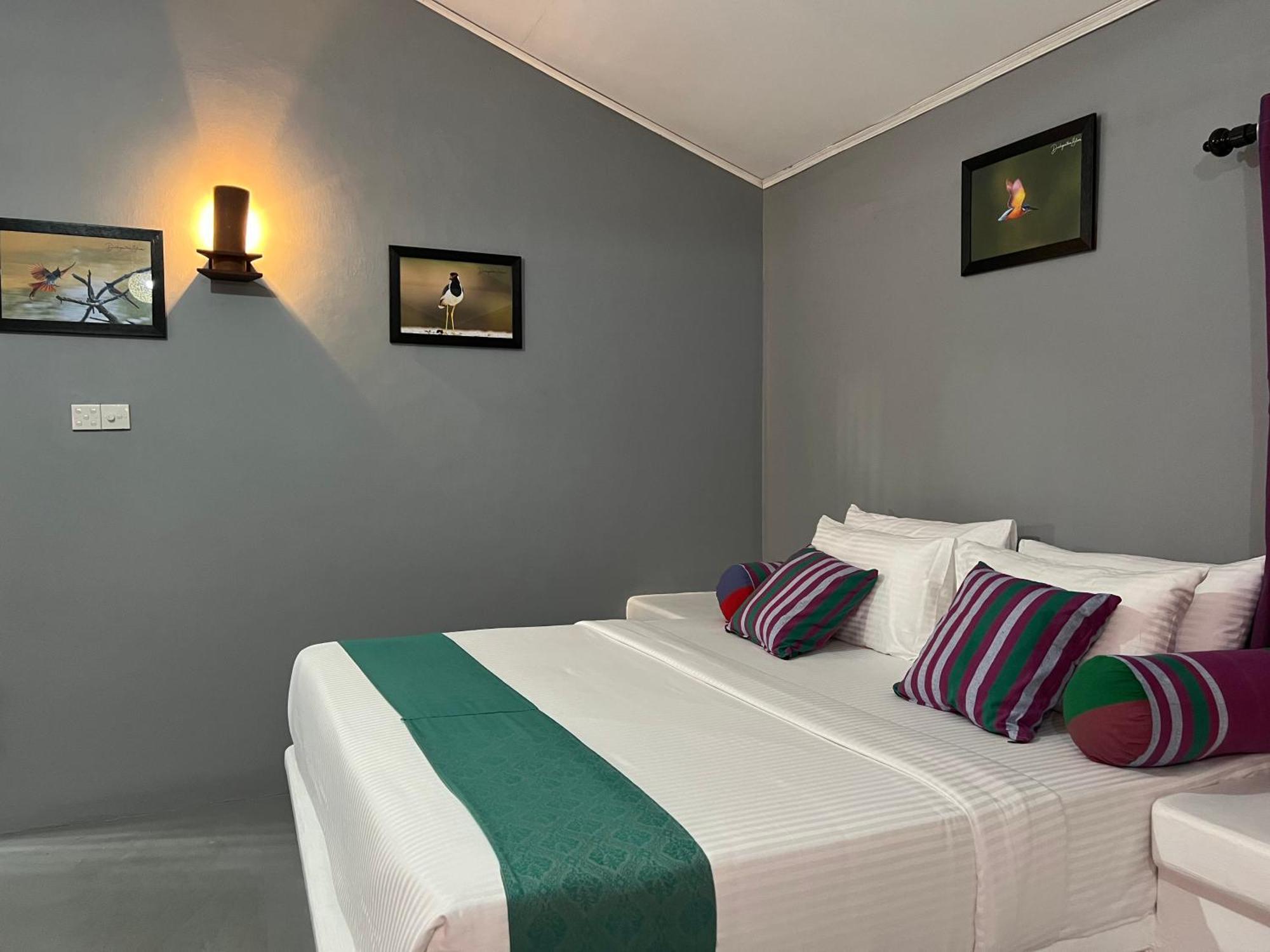 Kingfisher Beach Resort-Yala Киринда Экстерьер фото
