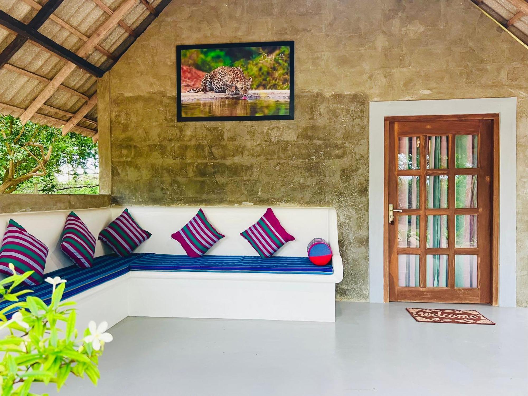Kingfisher Beach Resort-Yala Киринда Экстерьер фото